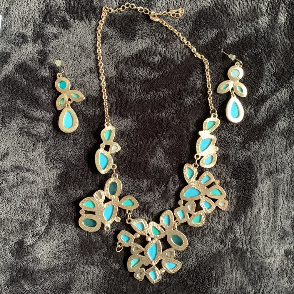 Golden necklace and earrings set with tortoise gems - Picture 4 of 4